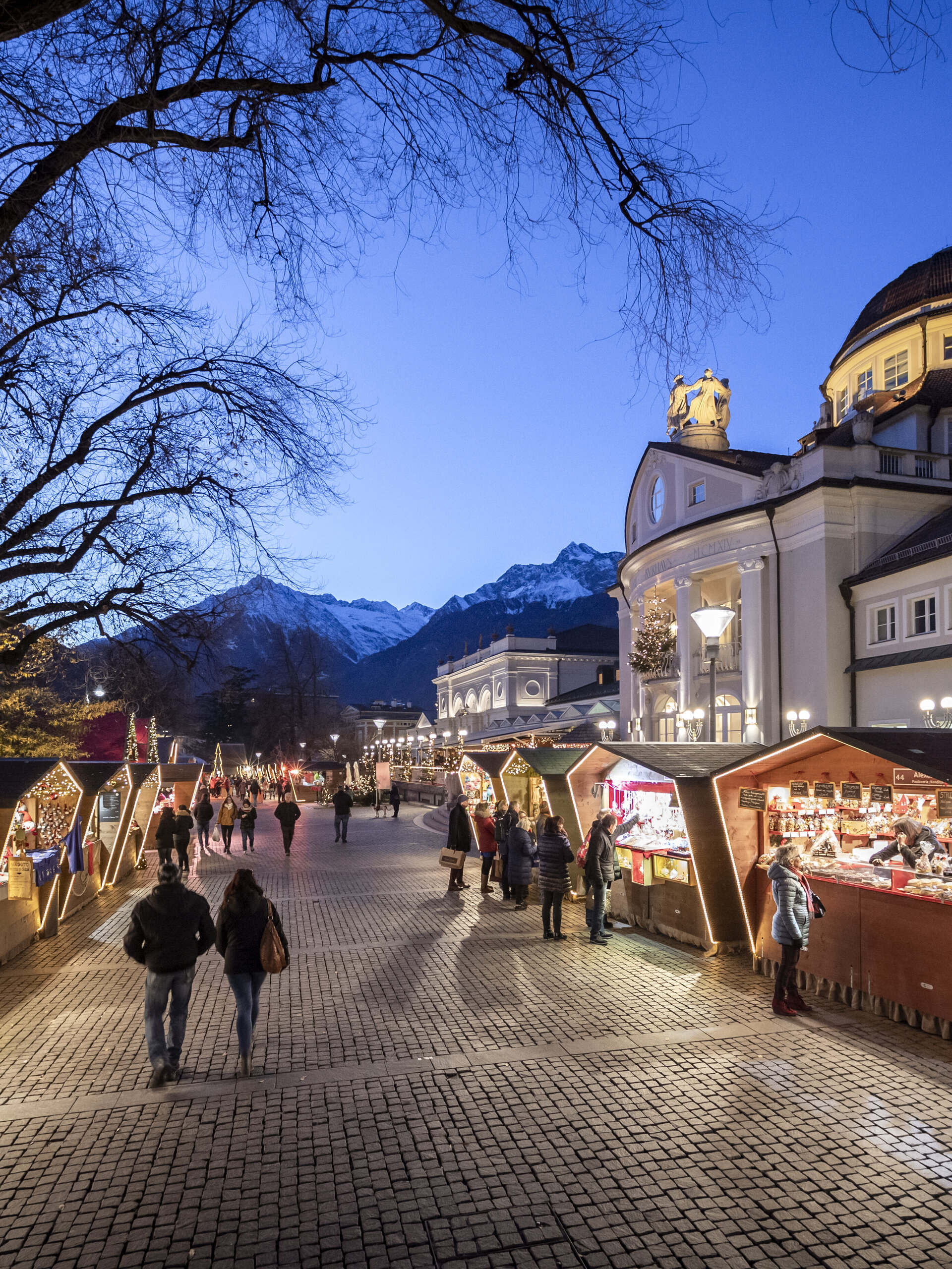 Weihnachtsmarkt_Meran_Stände